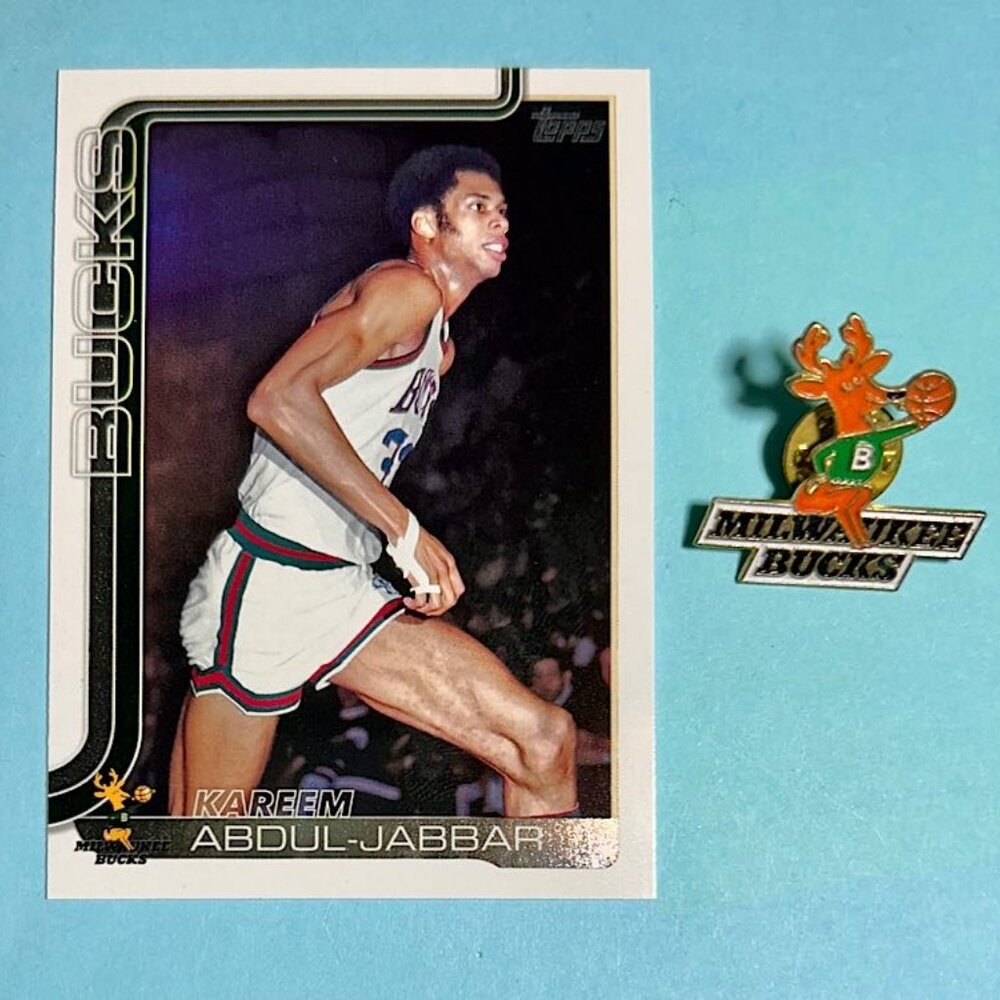 Milwaukee BUCKS 2025 Topps Kareem Abdul-Jabbar Card #259 & Bucks NBA Logo Pin
